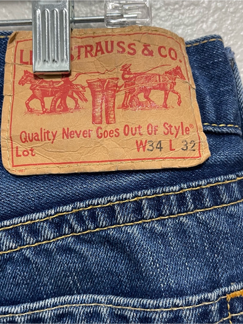 Levi’s Iconic Straight Button Fly Jeans 34x32 - Picture 4 of 5